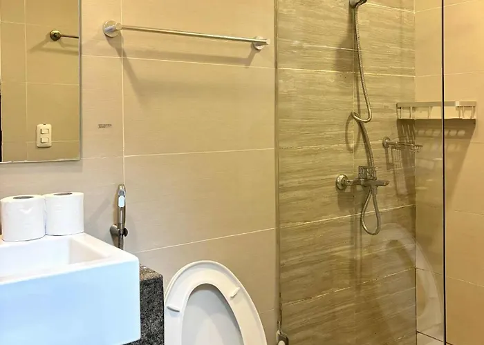 Mactan Newtown Staycation Near Airport & Apartment