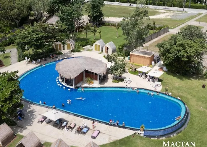 Mactan Newtown Staycation Near Airport & Apartment