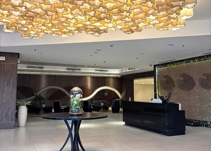 Mactan Newtown Staycation Near Airport & Apartment *